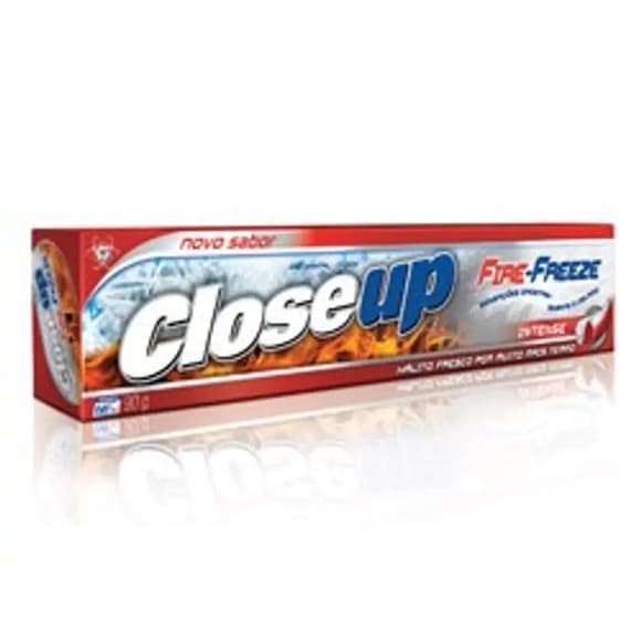 CR DENT CLOSEUP FIRE FREEZE INTENSE 90G